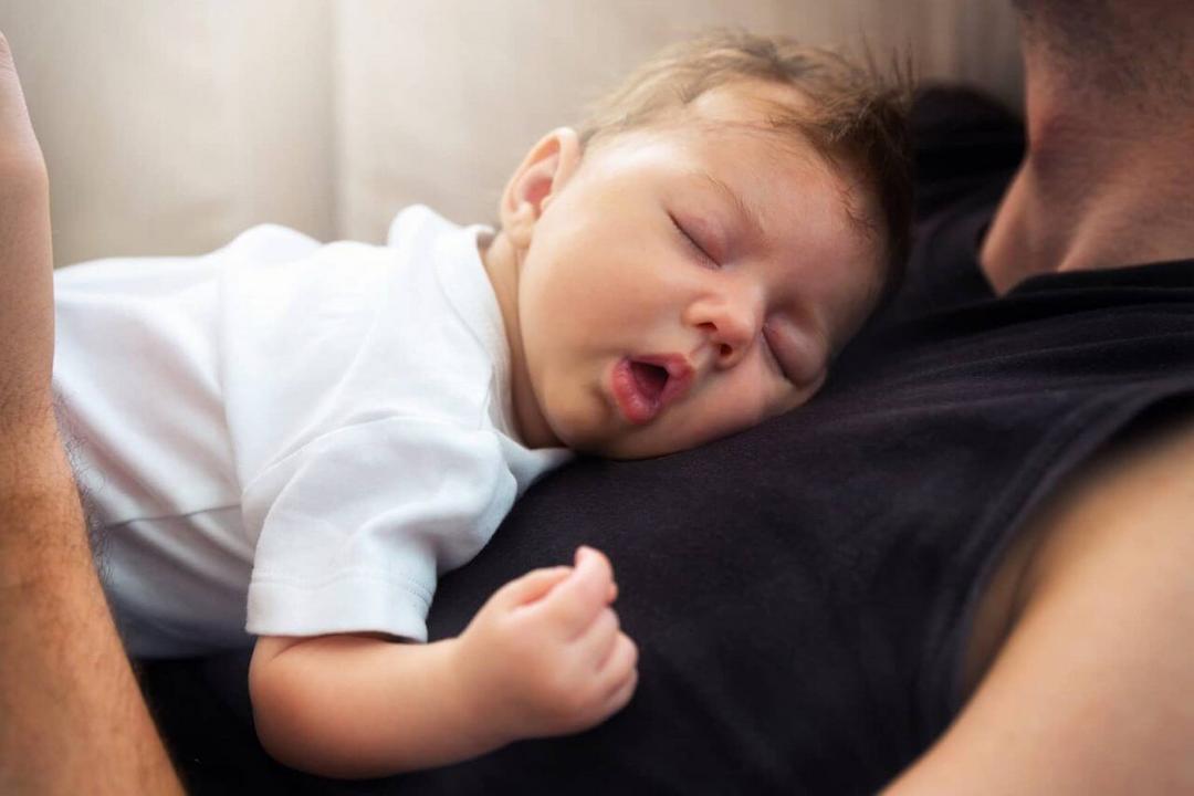 A pergunta que não quer calar: Quando os bebês dormem a noite toda? - Papo de Pai