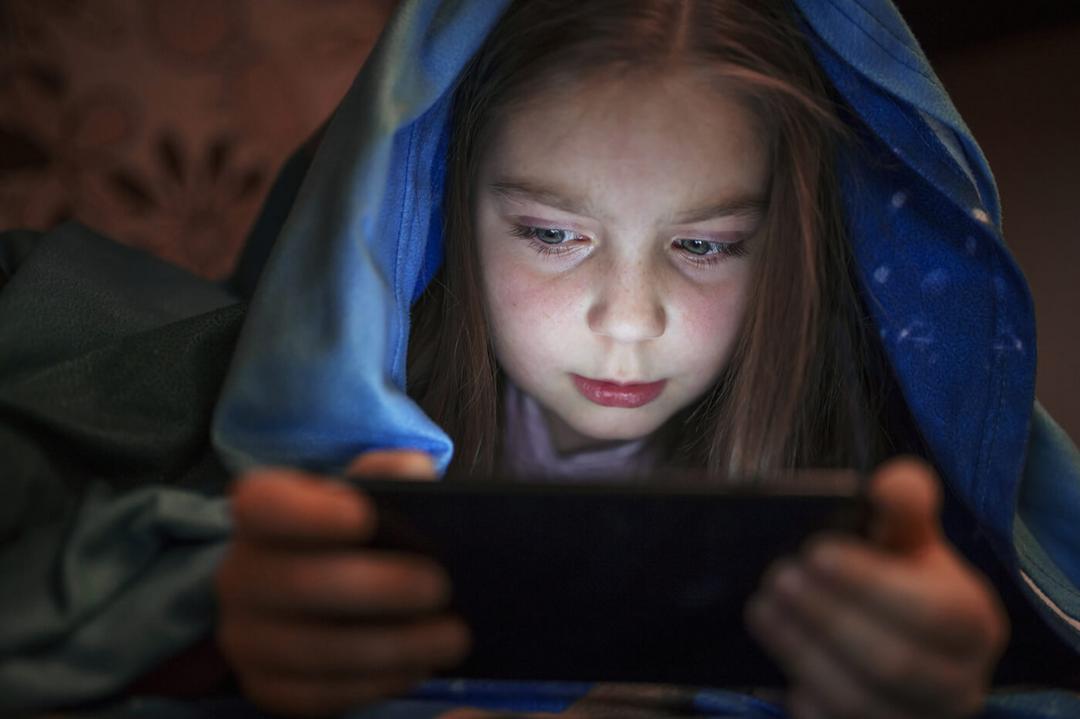 Tempo de exposição a eletrônicos faz com que crianças desenvolvam ataques de fúria e depressão - Papo de Pai