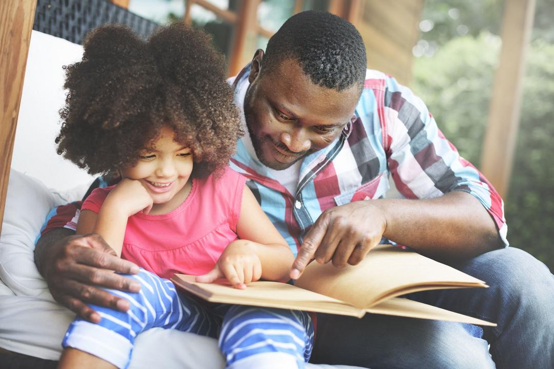 Ler em voz alta traz inúmeros benefícios para o seus filhos - Papo de Pai