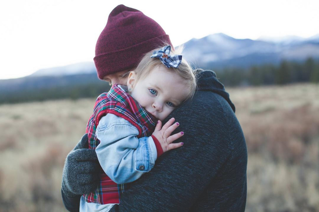 Pesquisas revelam que quanto mais você abraça seus filhos, mais eles se desenvolvem - Papo de Pai