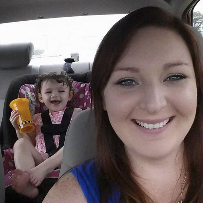 Vídeo flagra emoção de mulher ao ouvir filha autista chamá-la de mãe pela 1ª vez - Papo de Pai